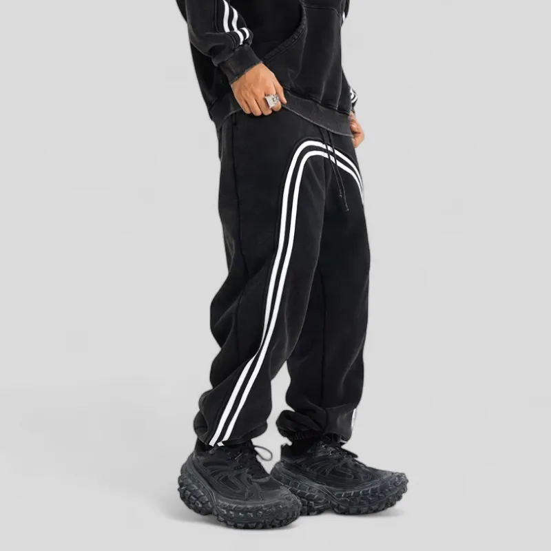 Baggy fleece sweat pant with graphic stripe