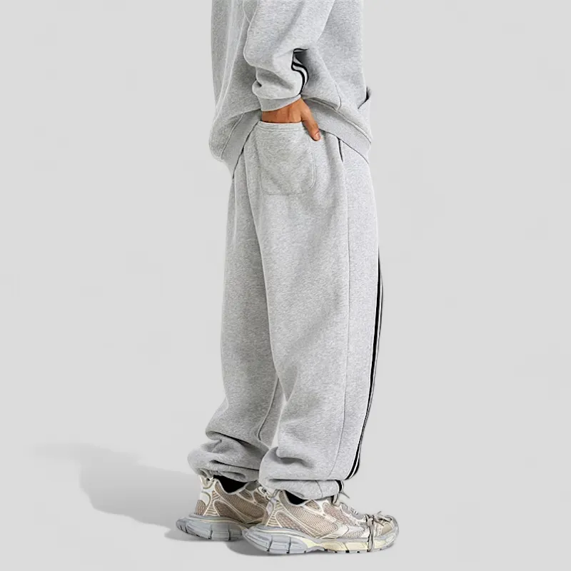 Baggy fleece sweat pant with graphic stripe