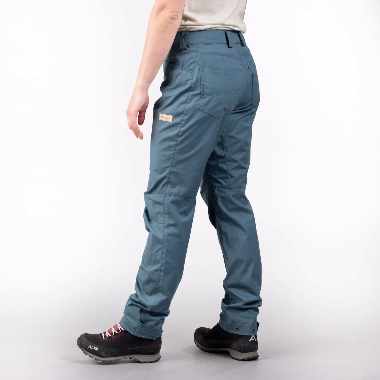 Bergans Women&#x27;s Nordmarka Leaf Light Pants Orion Blue | Buy Bergans Women&#x27;s Nordmarka Leaf Light Pants Orion Blue here | Outnorth