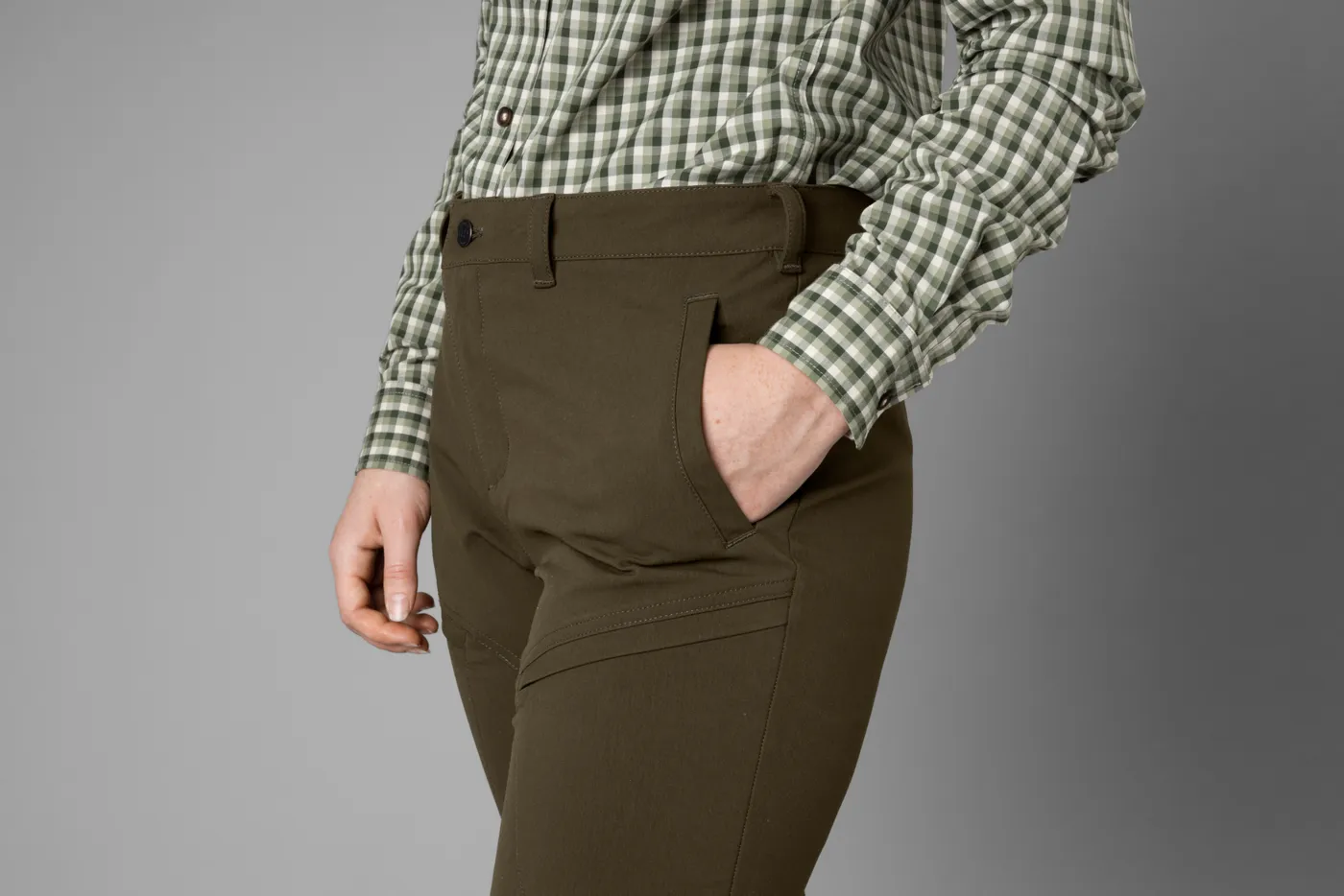 Härkila Women&#x27;s Retrieve Light Pants Dark Warm Olive | Buy Härkila Women&#x27;s Retrieve Light Pants Dark Warm Olive here | Outnorth