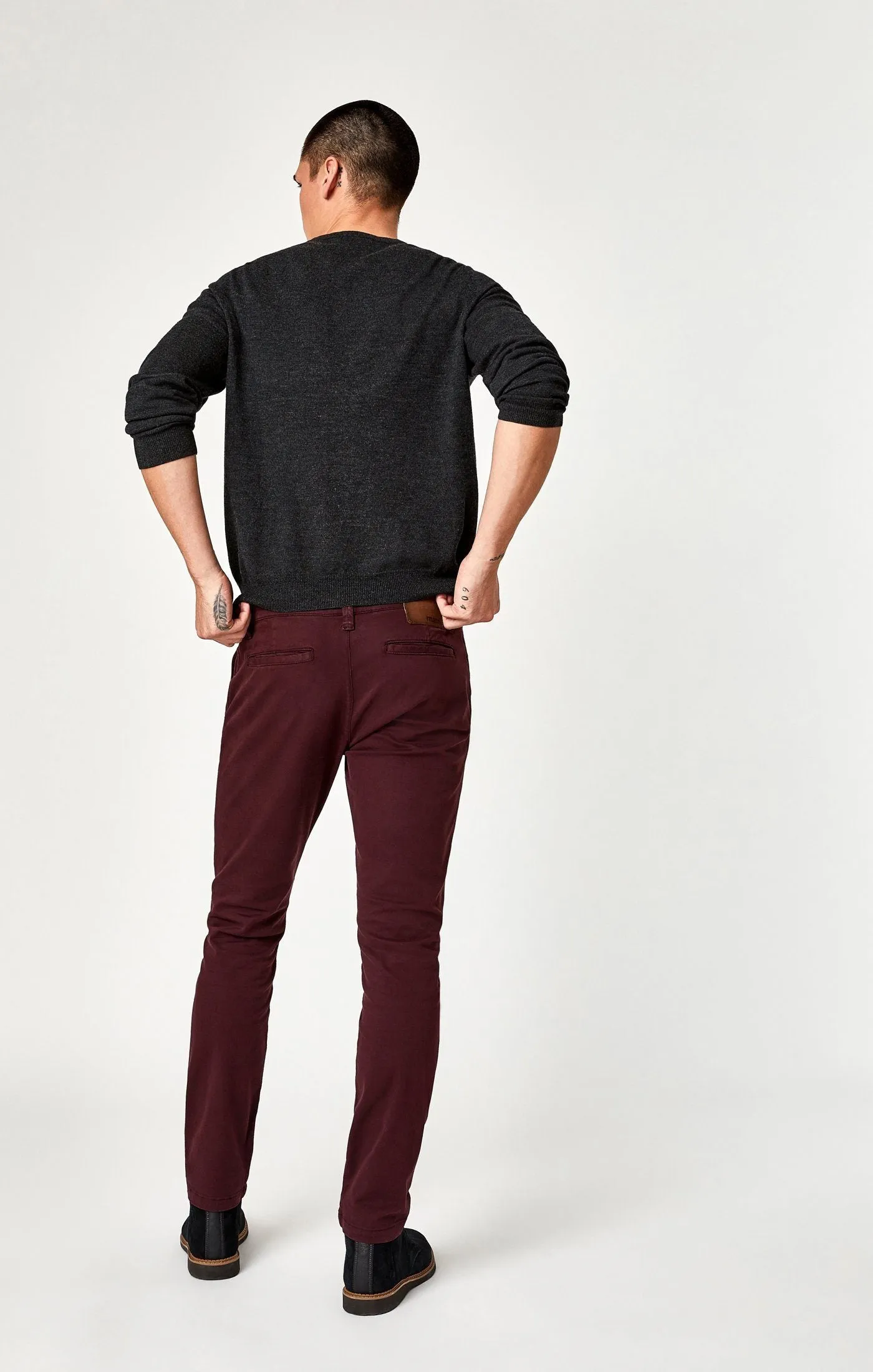 JOHNNY SLIM CHINO IN BURGUNDY TWILL