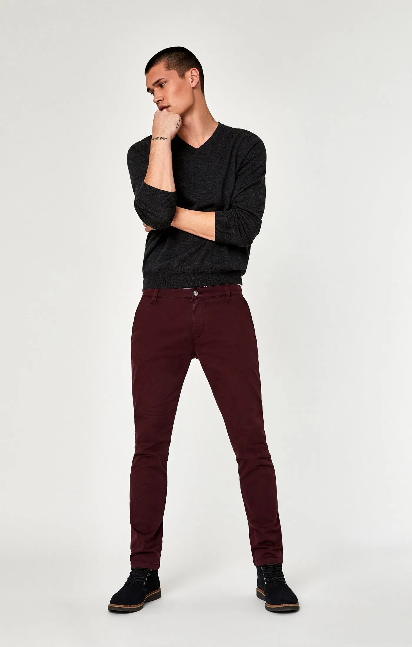 JOHNNY SLIM CHINO IN BURGUNDY TWILL