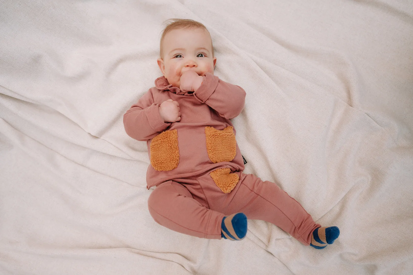 Organic Baby Sweatpants "Teddy Pockets", misty rose